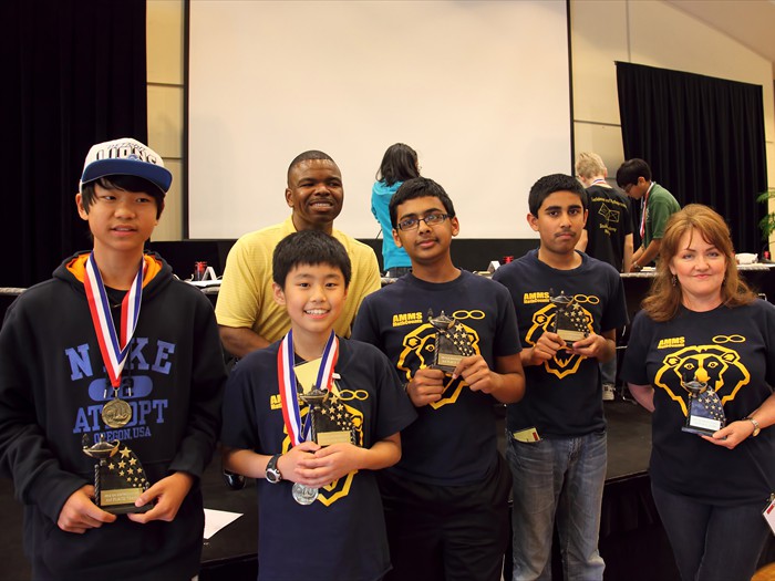 2012 State Mathcounts Top 10 Winner, Chapter Competition Top 5 Winner:<br/>Hubert Tang (2nd Left)